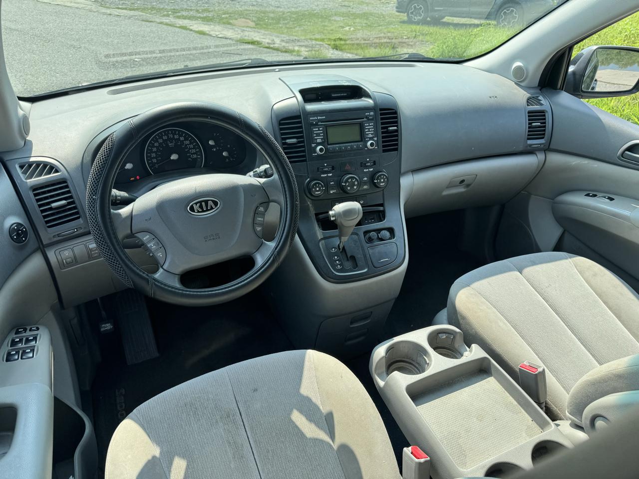Kia Sedona LX LWB 2011