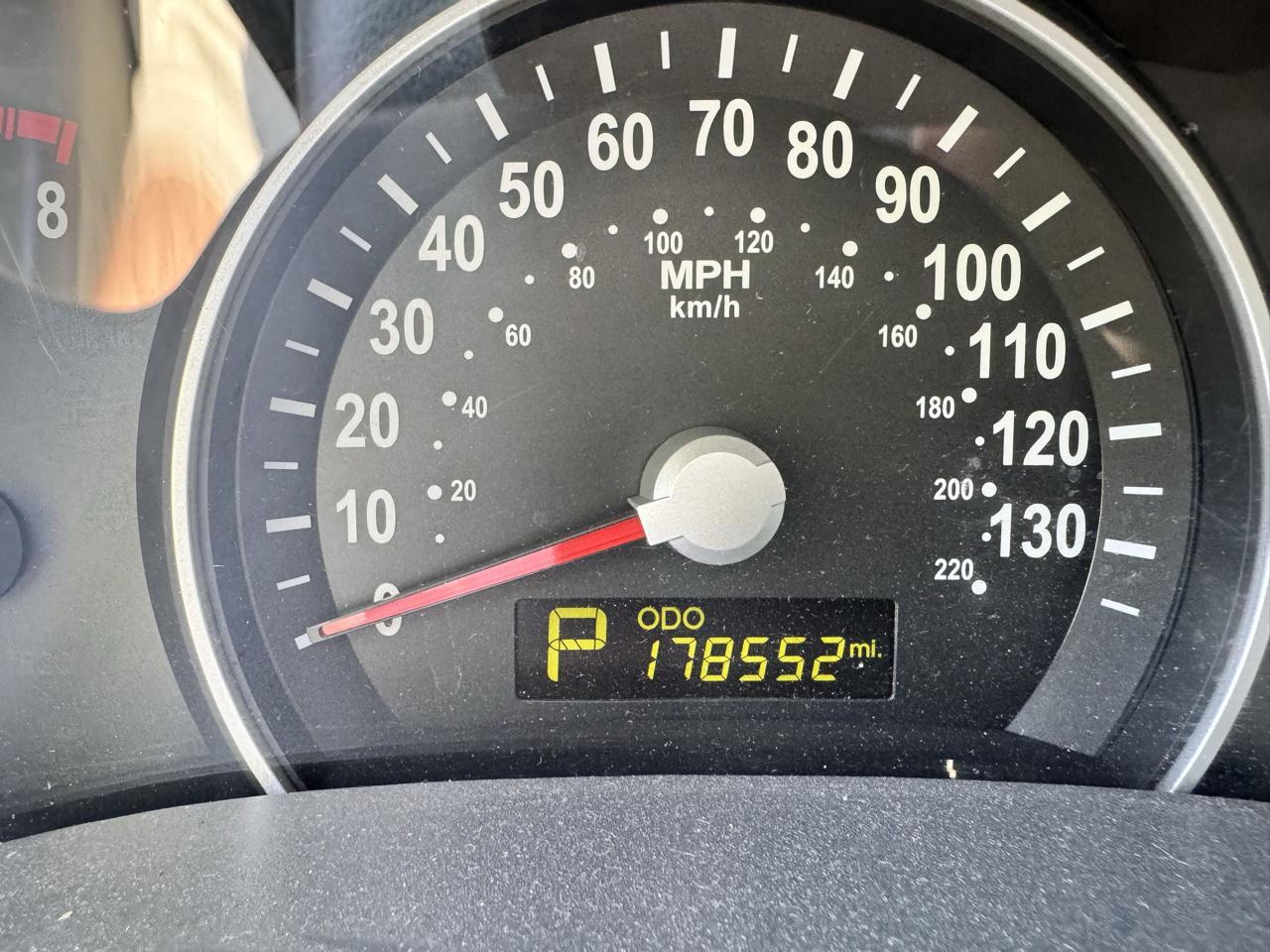 Kia Sedona LX LWB 2011
