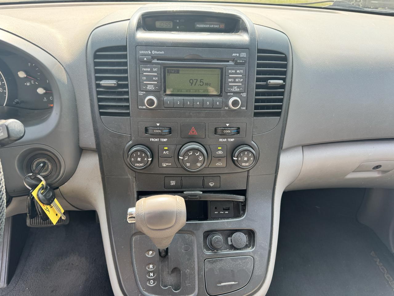Kia Sedona LX LWB 2011