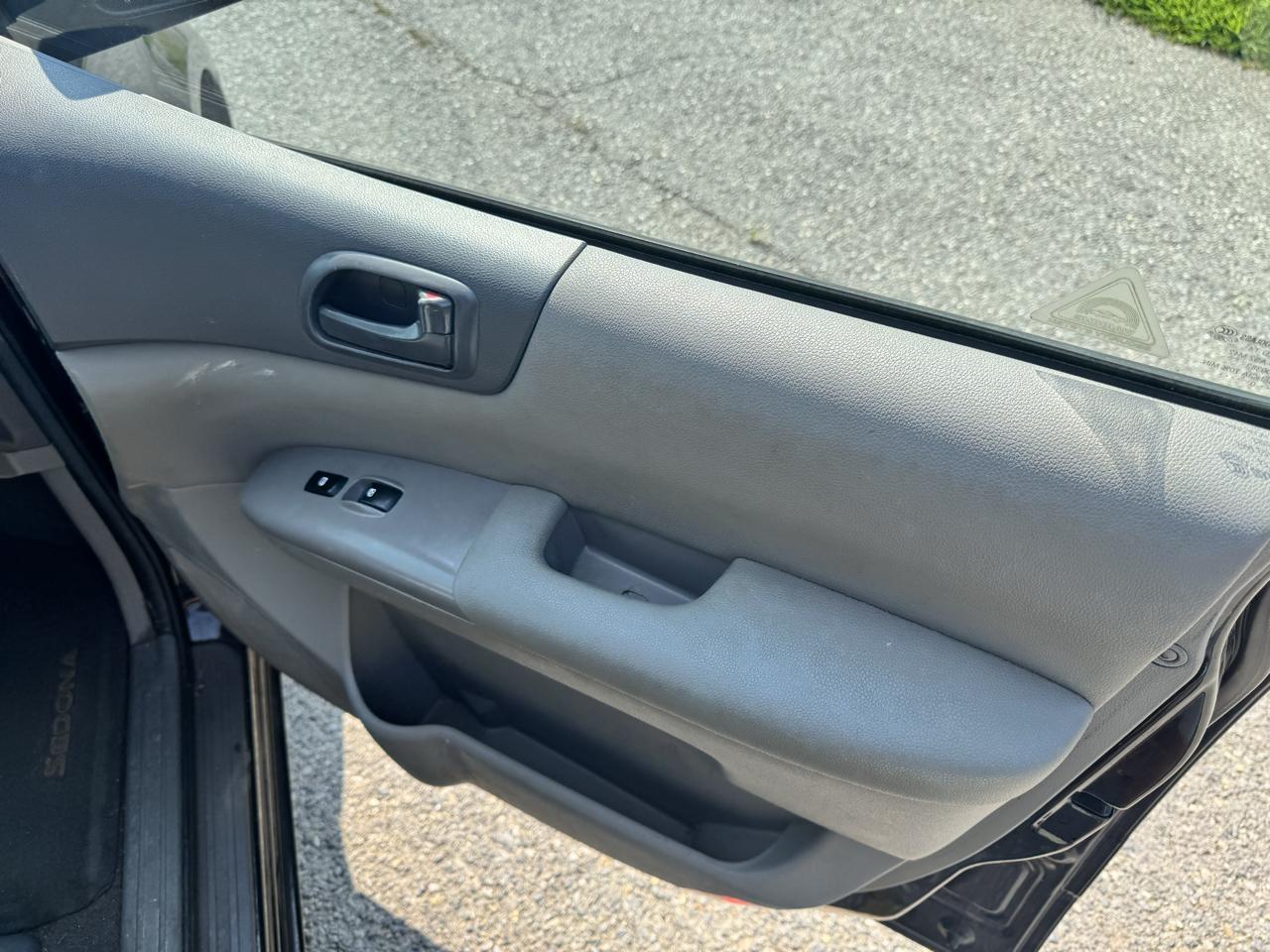 Kia Sedona LX LWB 2011