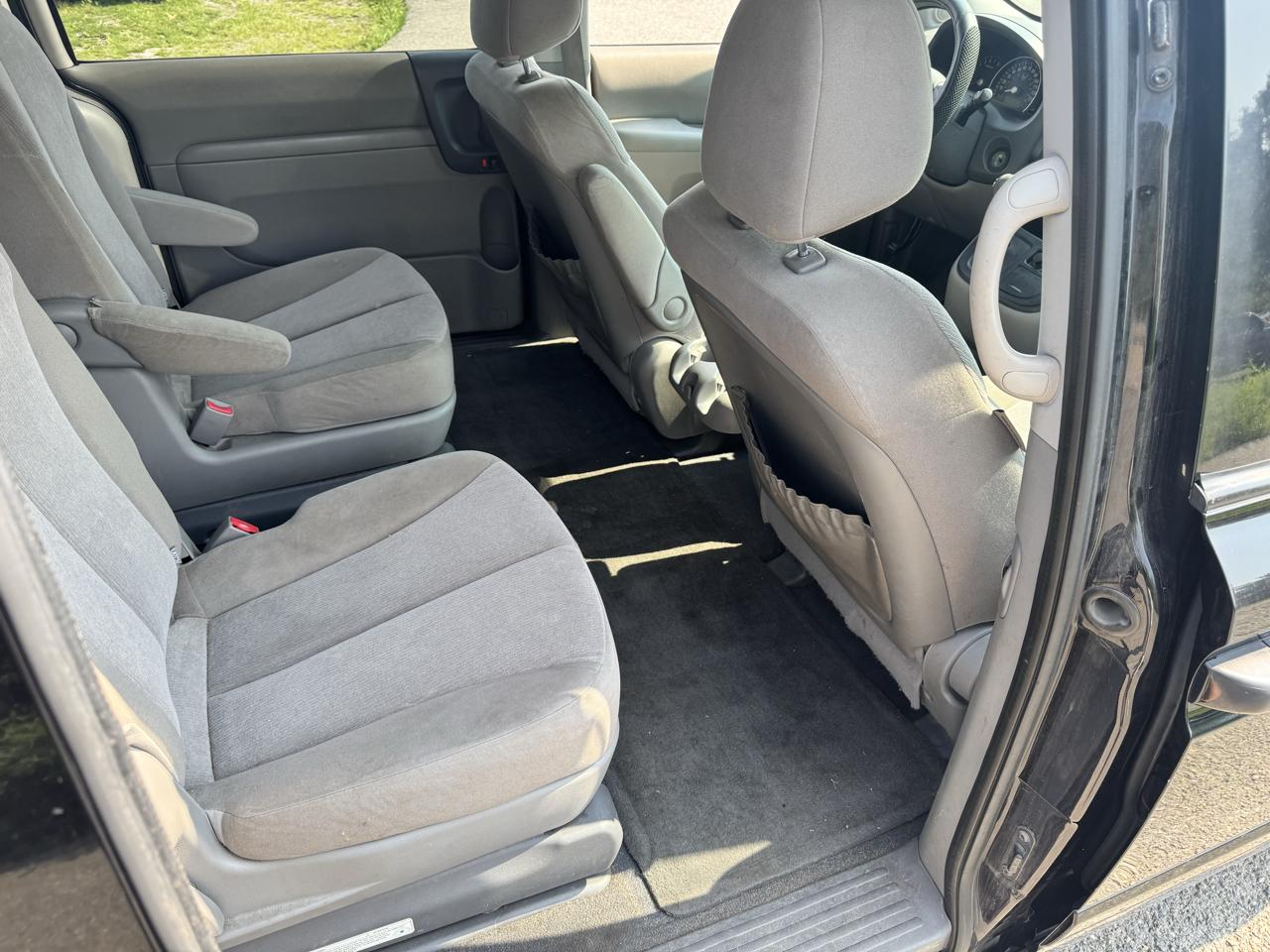 Kia Sedona LX LWB 2011