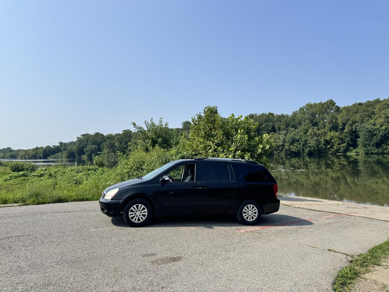 Kia Sedona LX LWB 2011