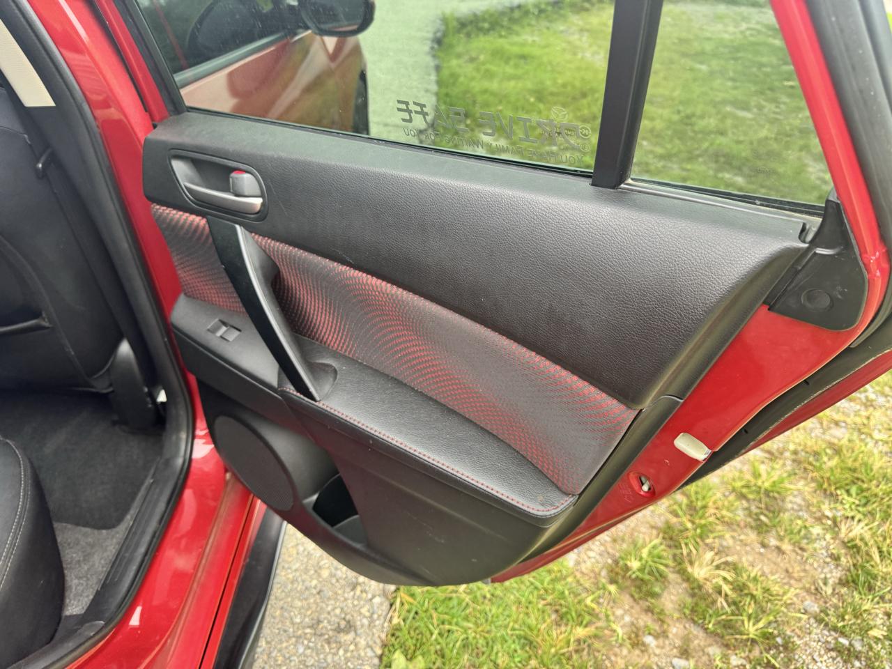 Mazda MAZDA3 s Sport 5-Door 2011