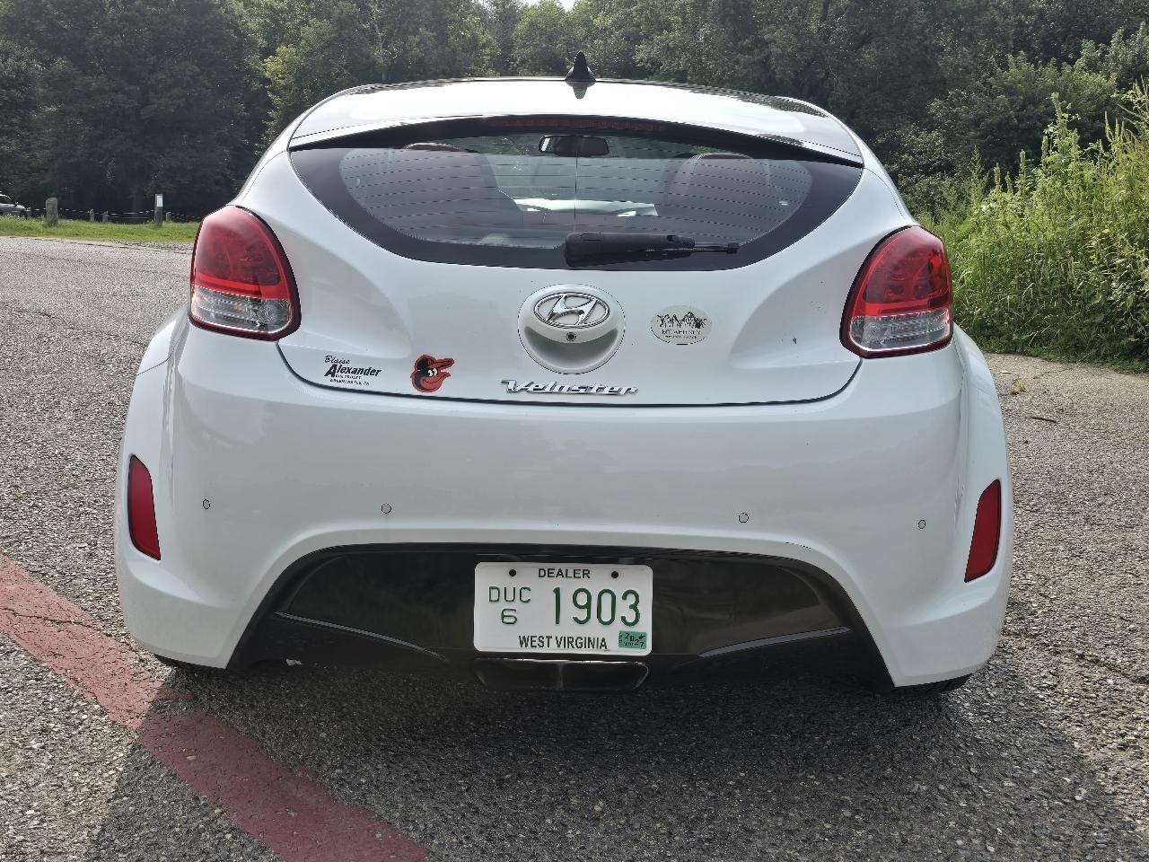 Hyundai Veloster Base 2012