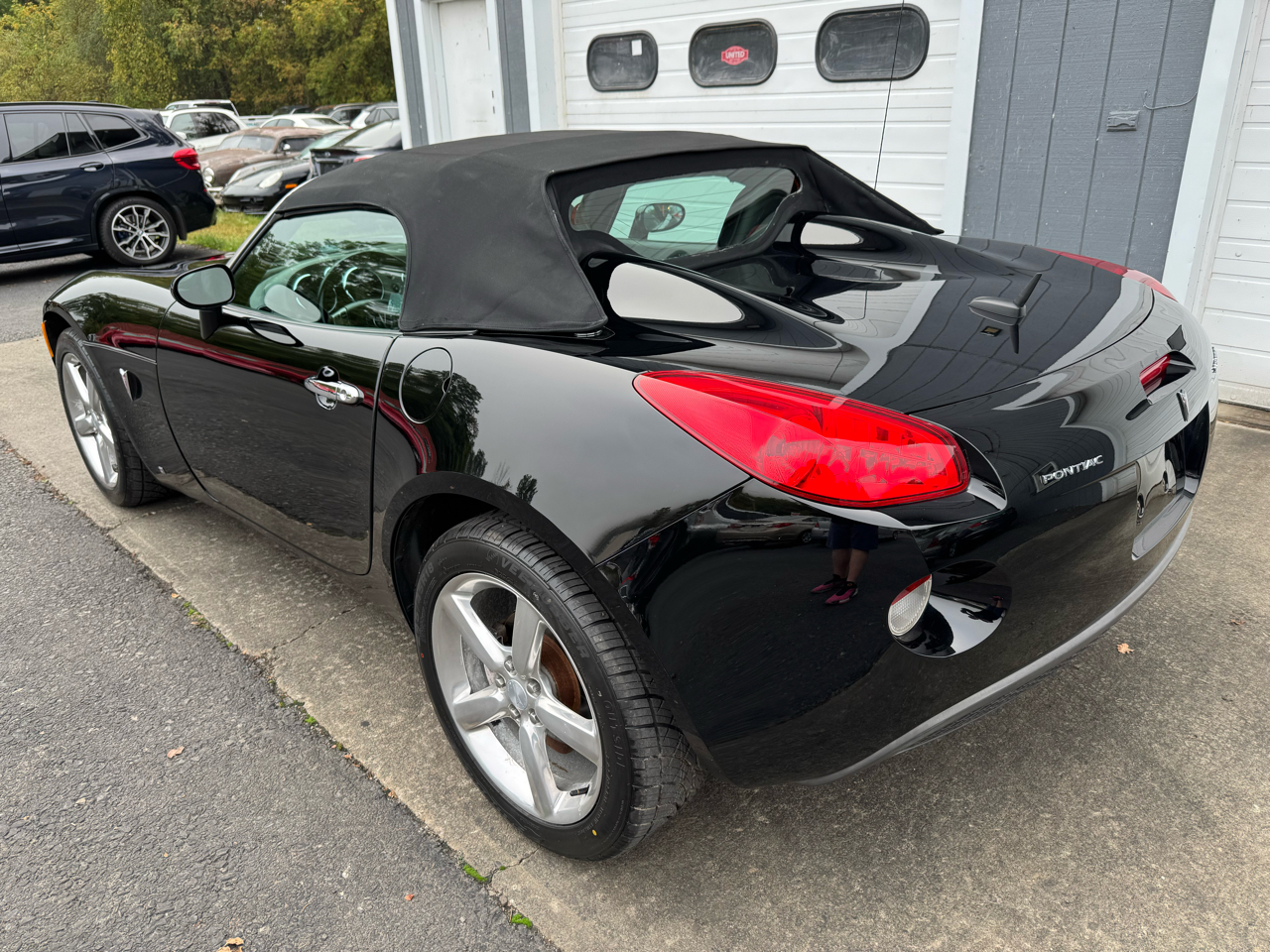 2008 Pontiac Solstice Convertible photo 9