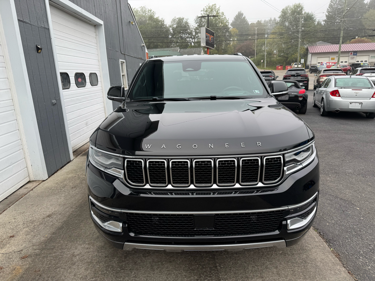 2022 Jeep Wagoneer Series III photo 2