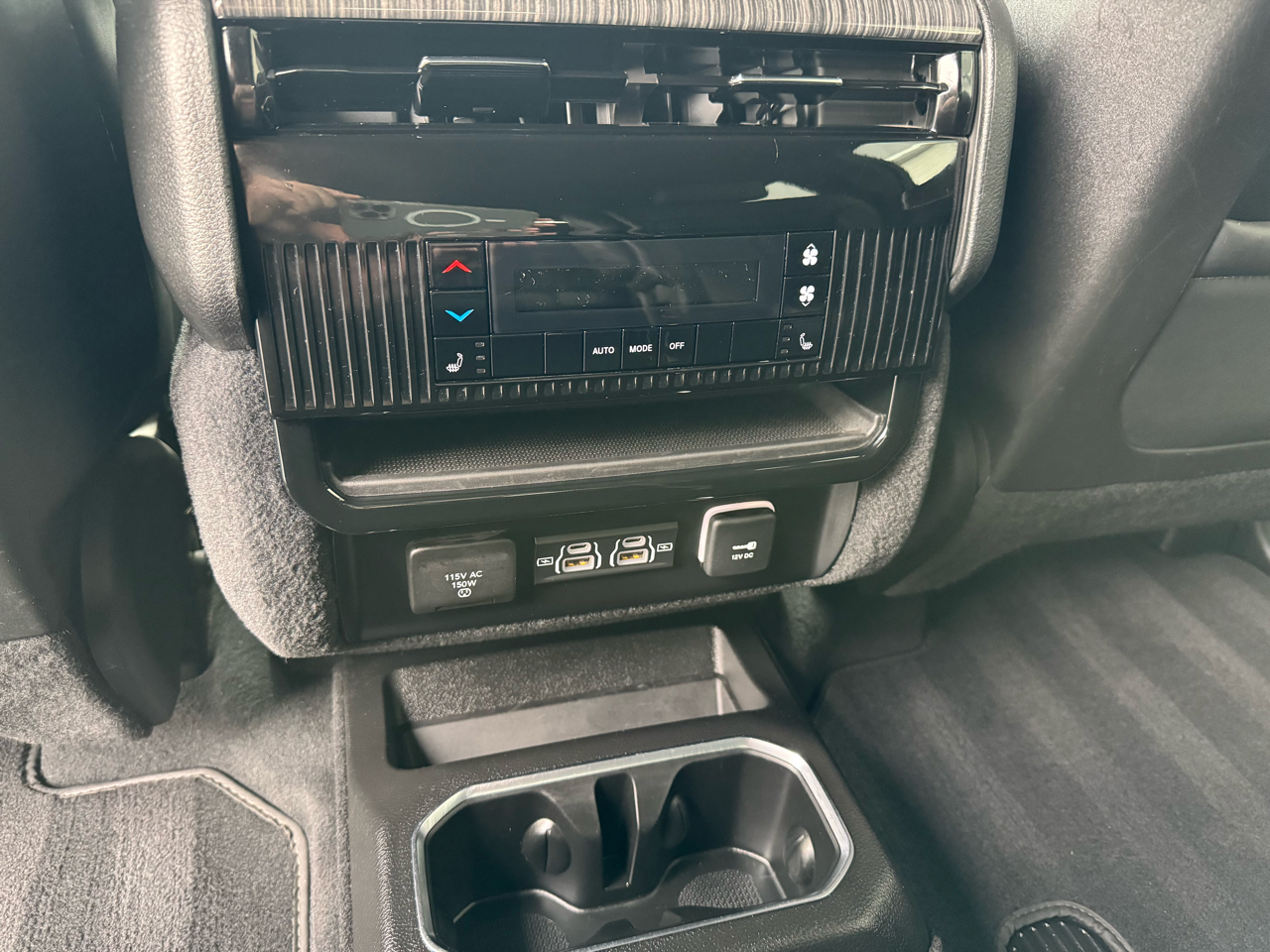 2022 Jeep Wagoneer Series III photo 10