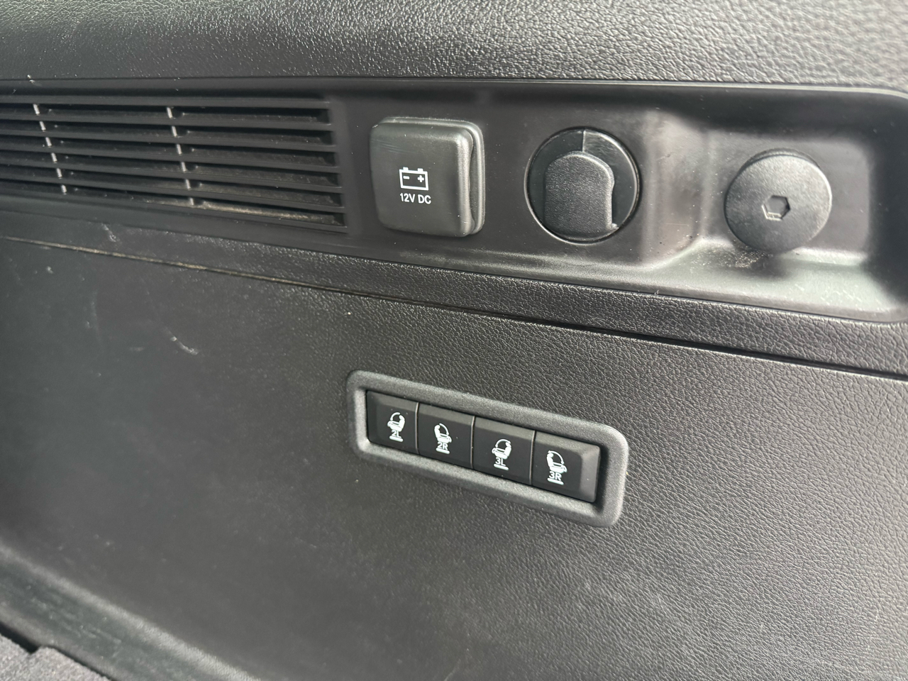 2022 Jeep Wagoneer Series III photo 16