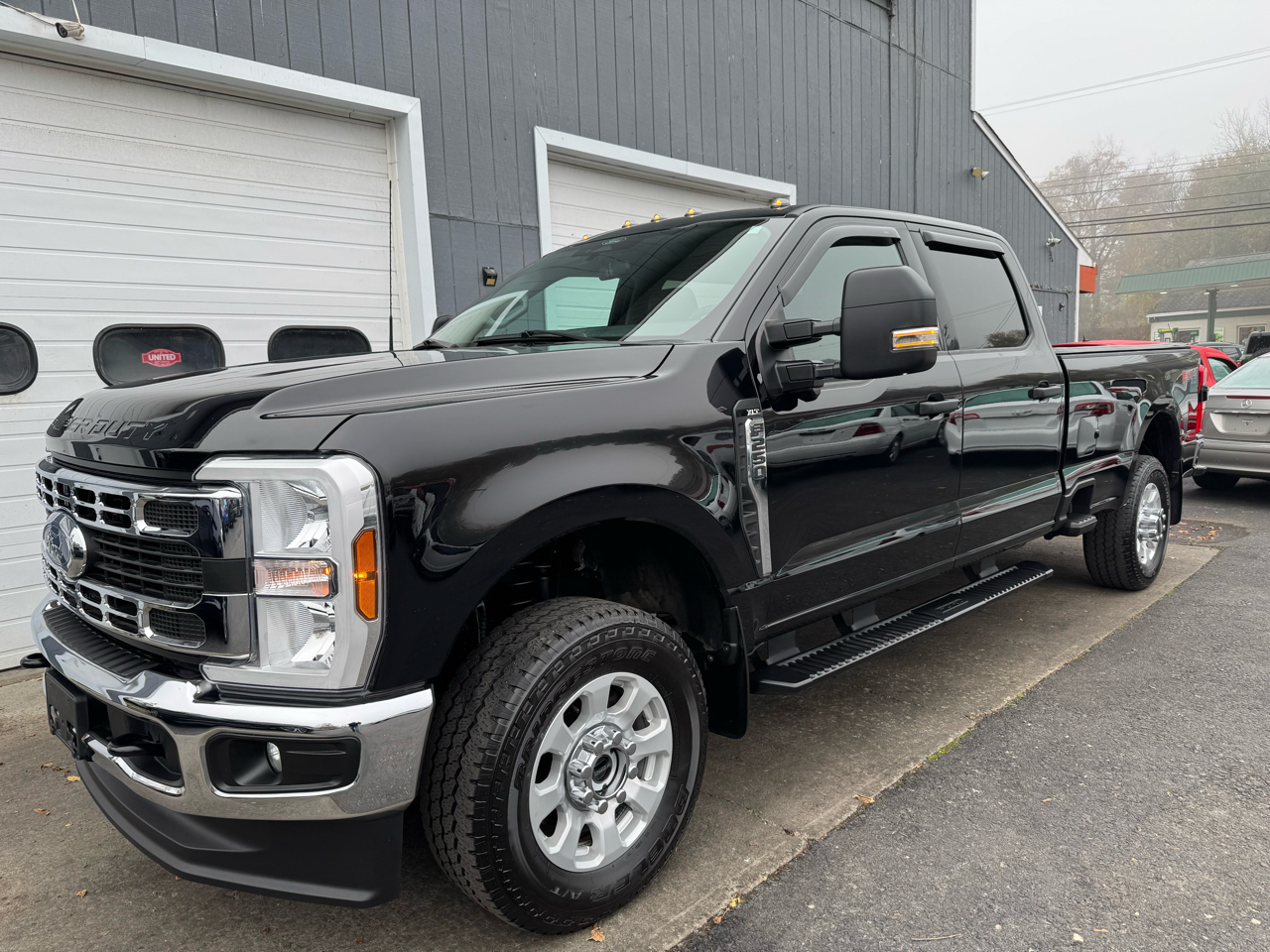 Agate Black Metallic 2024 Ford F-250 Super Duty XLT SuperCab 4WD Pickup Truck Four-Wheel Drive Automatic