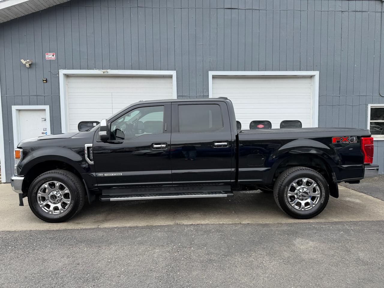 View vehicle photo 7