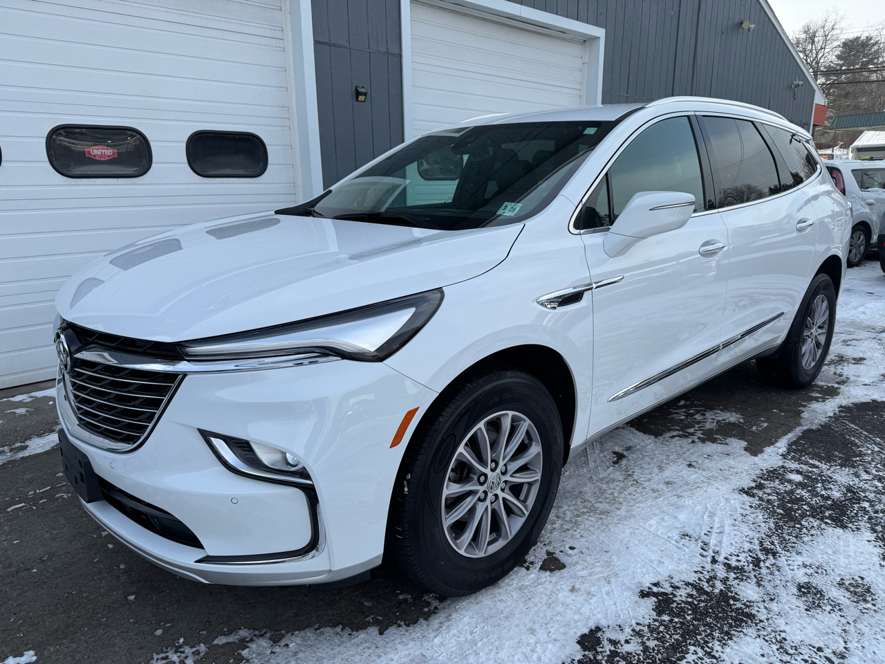 2023 Buick Enclave Essence AWD