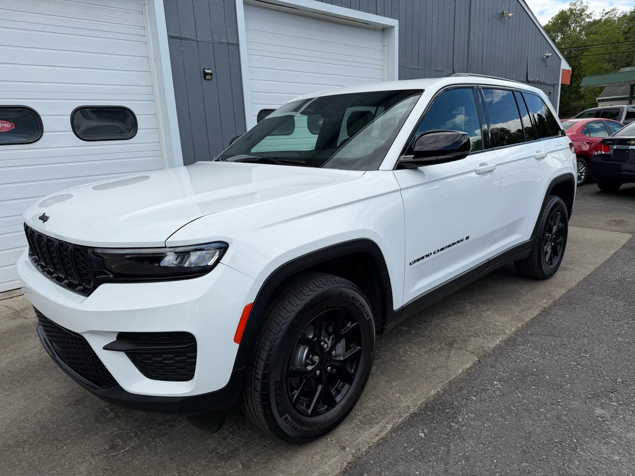2025 Jeep Grand Cherokee Altitude X 4x4's photo