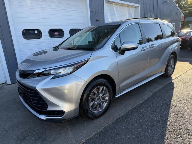 Silver Metallic 2022 Toyota Sienna Minivan All-Wheel Drive Automatic