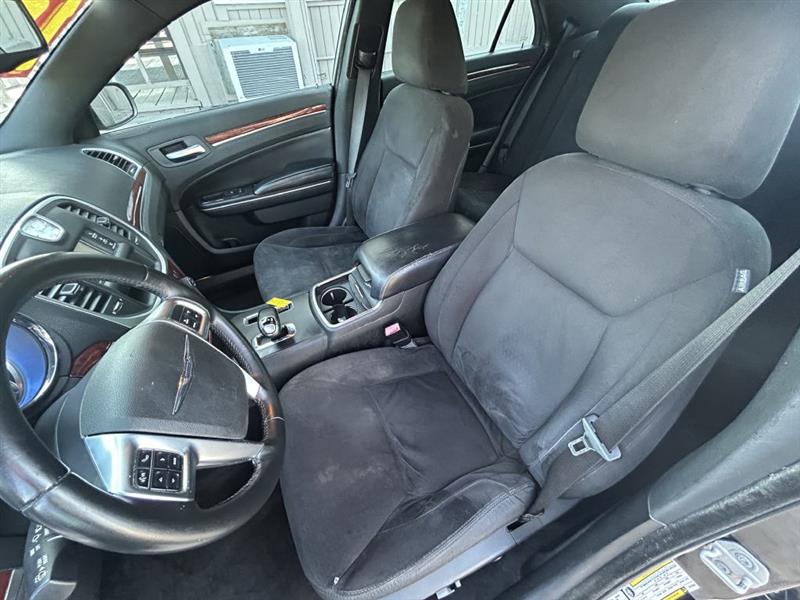 Chrysler 300 Base 2012 Chrysler 300 Base 2012