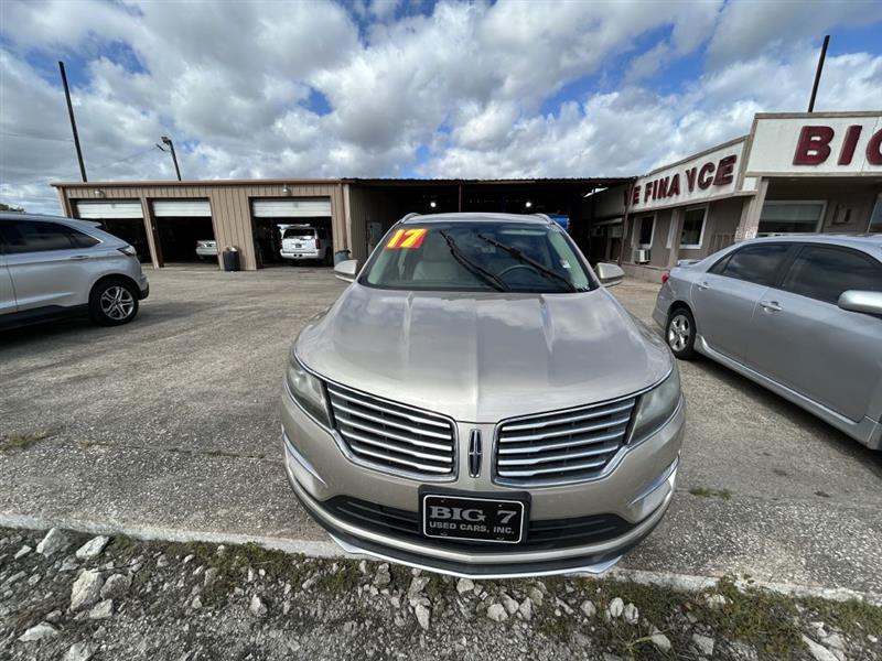 2017 Lincoln MKC Select photo 2
