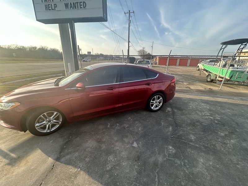 2018 Ford Fusion SE's photo