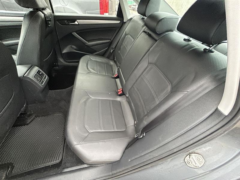 Volkswagen Passat TDI SE 6M 2015