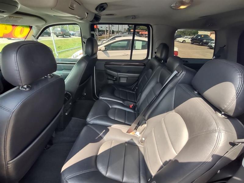 Ford Explorer Limited 4.6L 2WD 2004