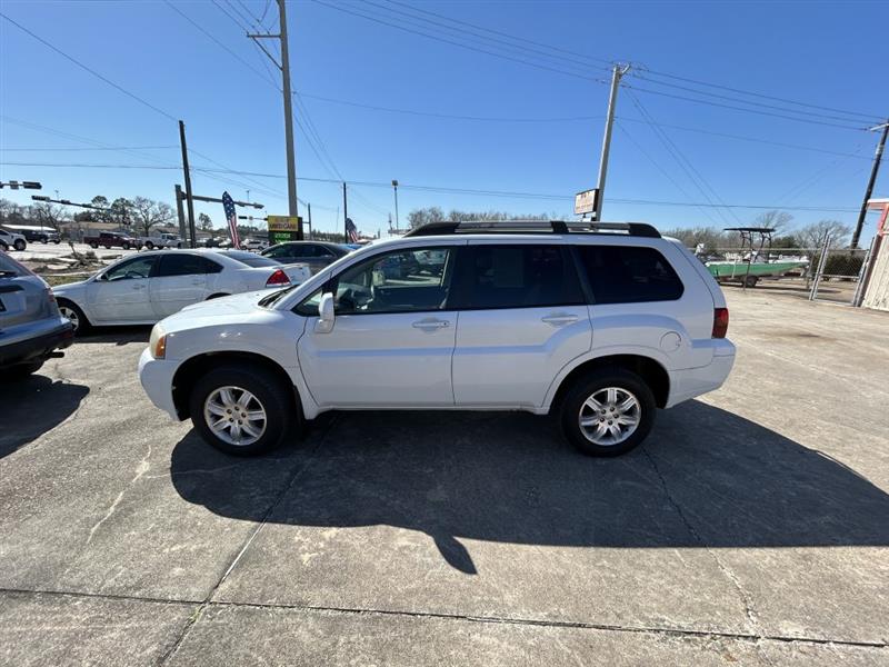 Mitsubishi Endeavor LS 2WD 2010