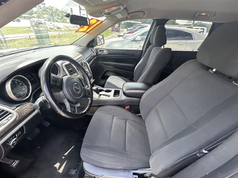 Jeep Grand Cherokee Laredo 4WD 2012