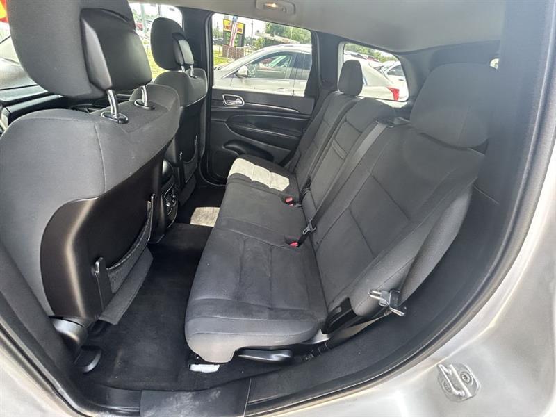 Jeep Grand Cherokee Laredo 4WD 2012