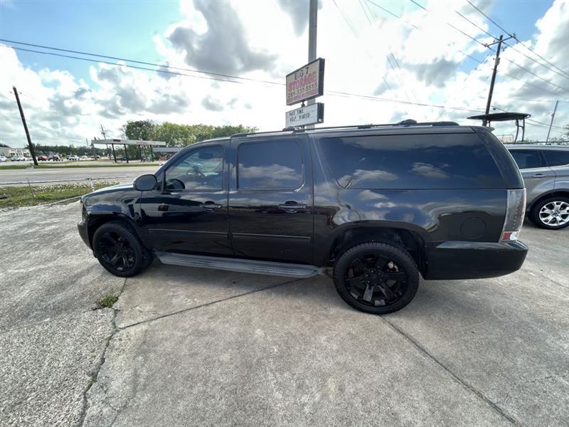Chevrolet Suburban LT 1500 2WD 2013