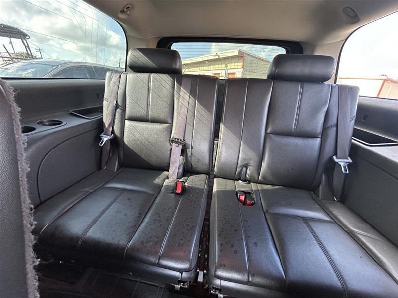 Chevrolet Suburban LT 1500 2WD 2013