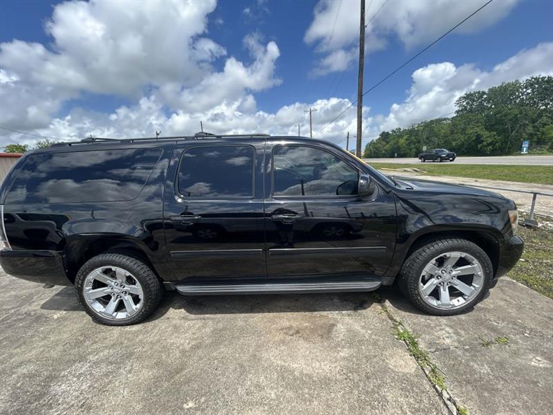 Chevrolet Suburban LT 1500 2WD 2013
