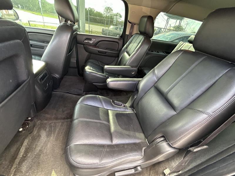 Chevrolet Suburban LT 1500 2WD 2013