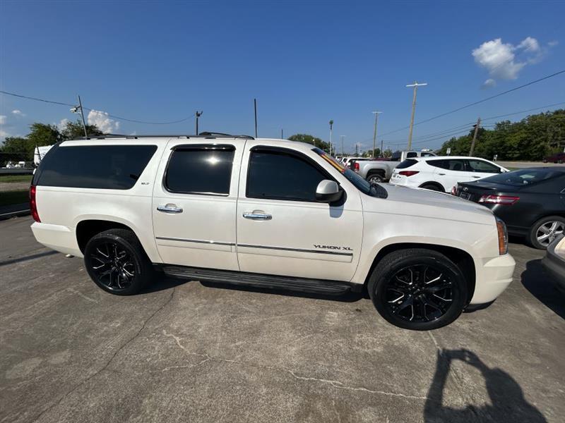 GMC Yukon XL  2012