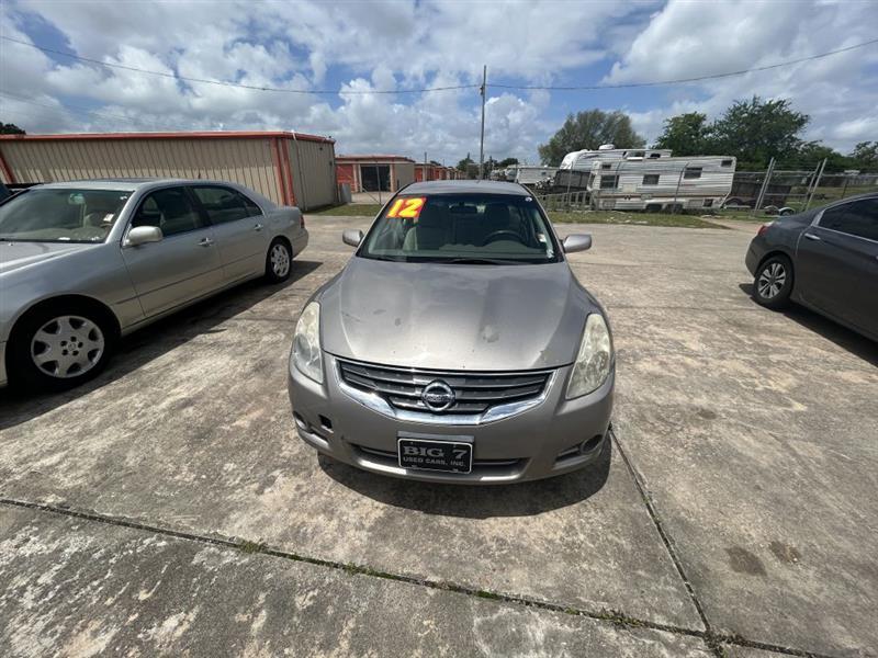 Nissan Altima  2012
