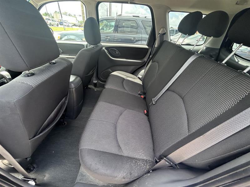 Mazda Tribute s 2WD 4-spd AT 2006