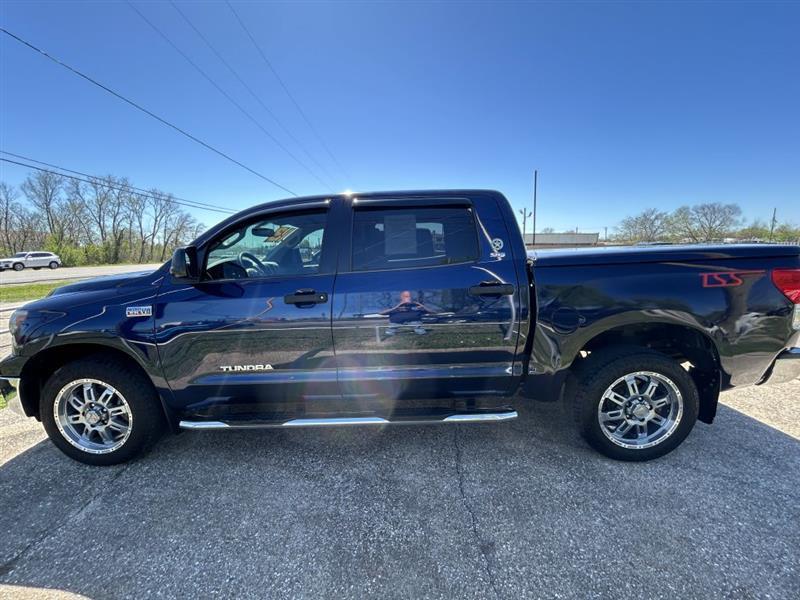 Toyota Tundra Tundra-Grade CrewMax 5.7L 2WD 2013