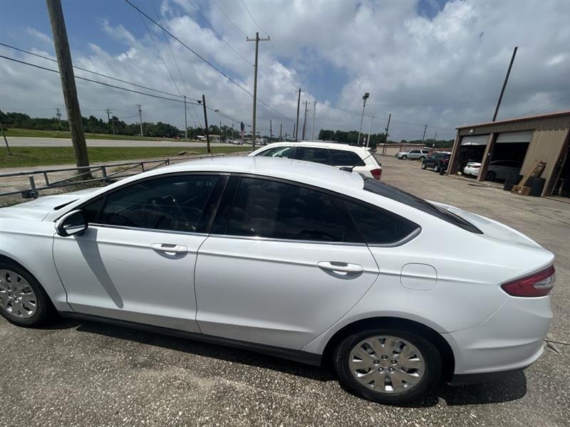 Ford Fusion S 2014