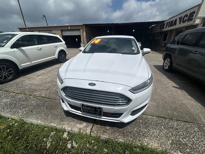 Ford Fusion S 2014