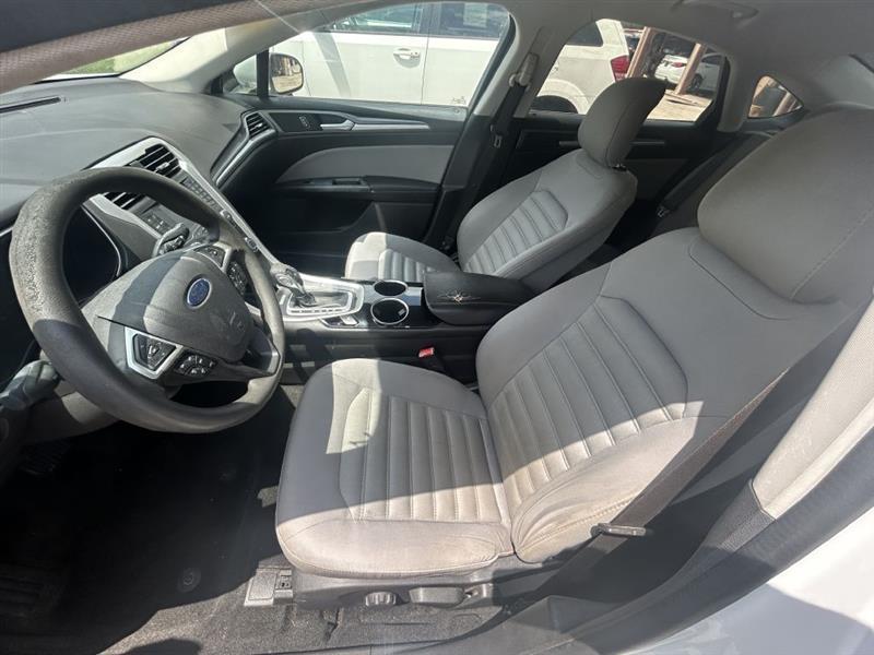 Ford Fusion S 2014