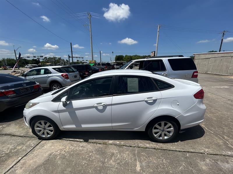 Ford Fiesta SE Sedan 2013