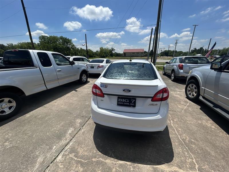 Ford Fiesta SE Sedan 2013