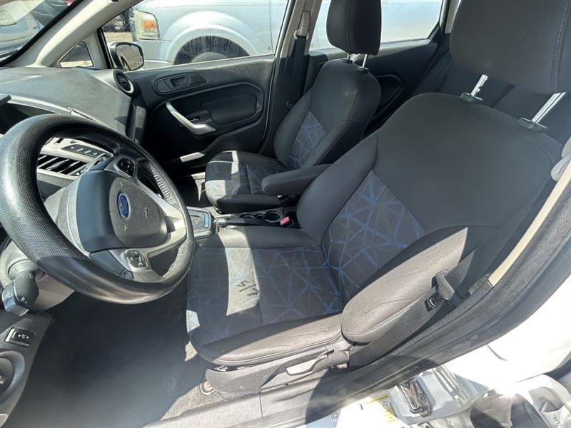 Ford Fiesta SE Sedan 2013