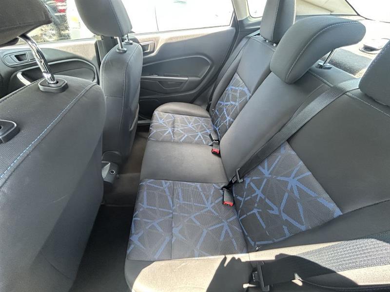 Ford Fiesta SE Sedan 2013