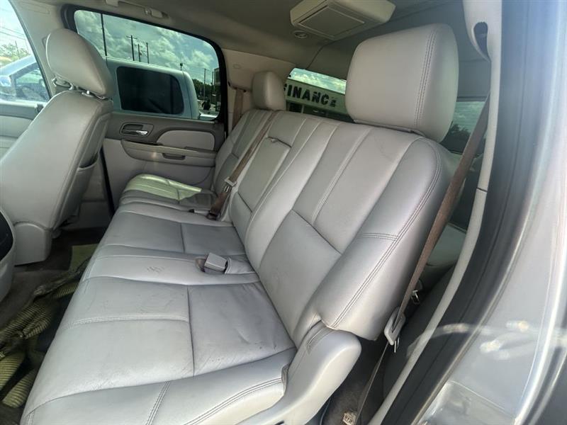 GMC Yukon XL SLT-1 1/2 Ton 4WD 2012