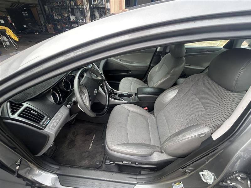 Hyundai Sonata SE Auto 2013