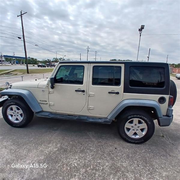 Jeep Wrangler Unlimited Sport 4WD 2011