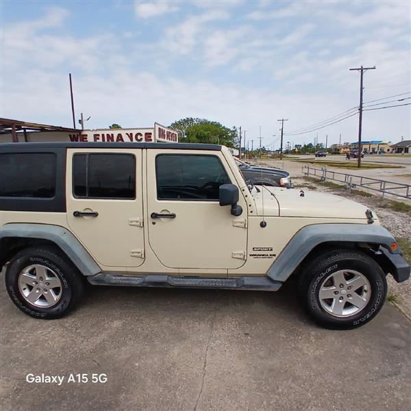 Jeep Wrangler Unlimited Sport 4WD 2011