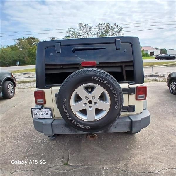 Jeep Wrangler Unlimited Sport 4WD 2011