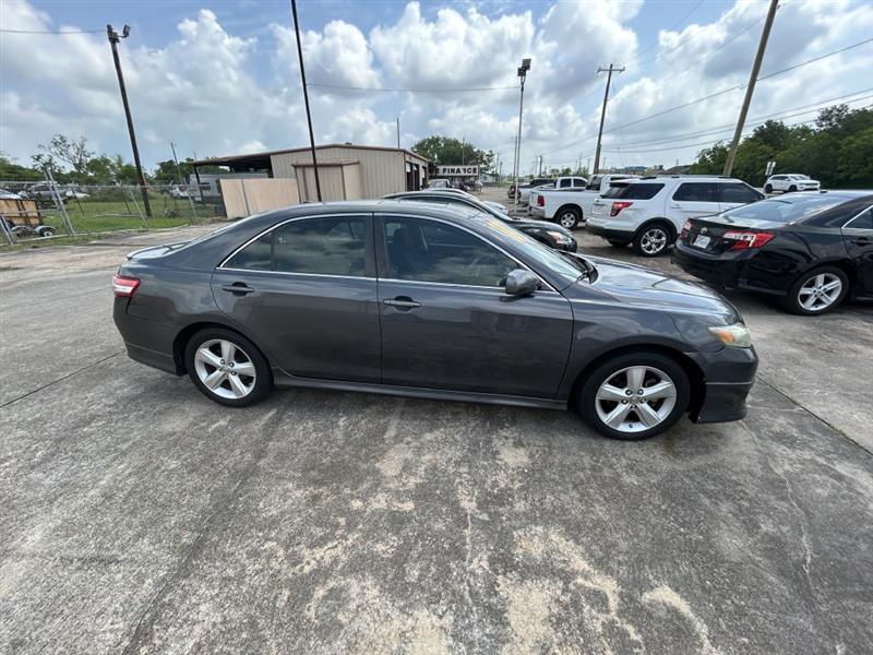 Toyota Camry Base 6-Spd AT 2011