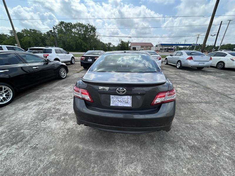 Toyota Camry Base 6-Spd AT 2011