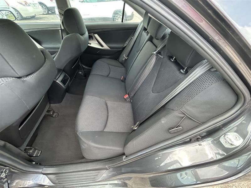 Toyota Camry Base 6-Spd AT 2011