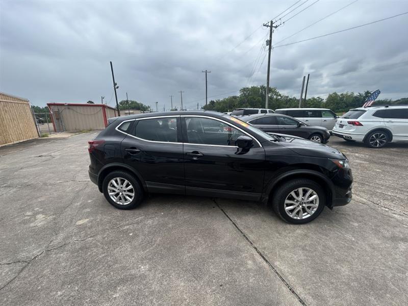 Nissan Rogue Sport S 2021