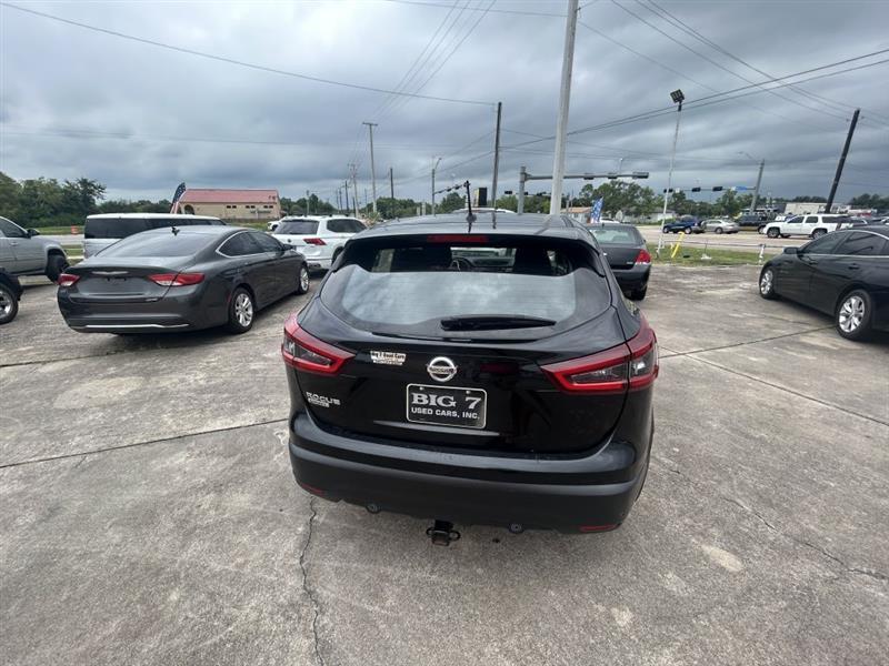Nissan Rogue Sport S 2021